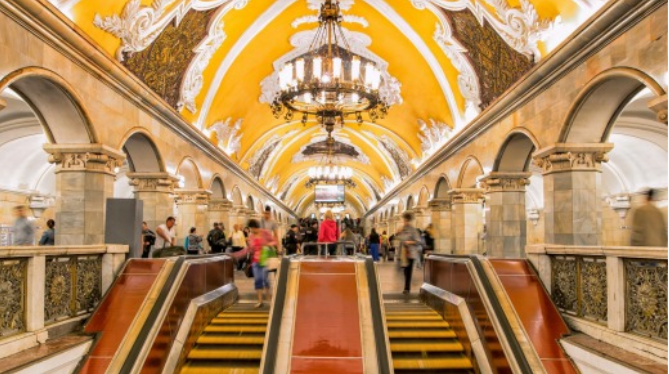  Station de métro de Komsomolskaya